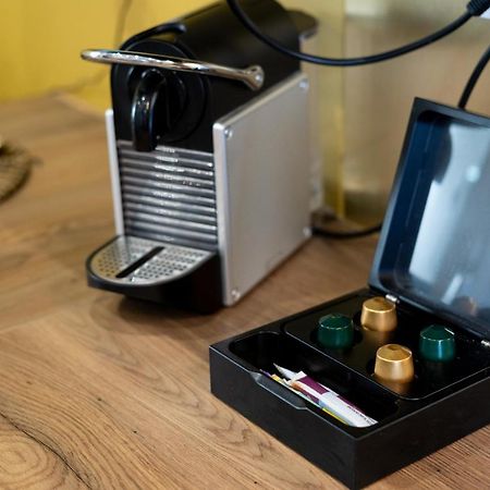 Capsule Premium Balneo & Home Cinema วาลองเซียนส์ ภายนอก รูปภาพ