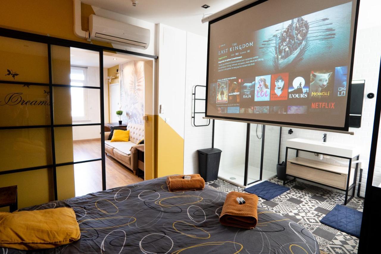 Capsule Premium Balneo & Home Cinema วาลองเซียนส์ ภายนอก รูปภาพ