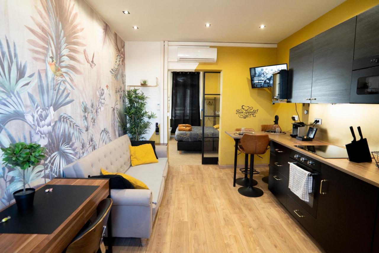 Capsule Premium Balneo & Home Cinema วาลองเซียนส์ ภายนอก รูปภาพ