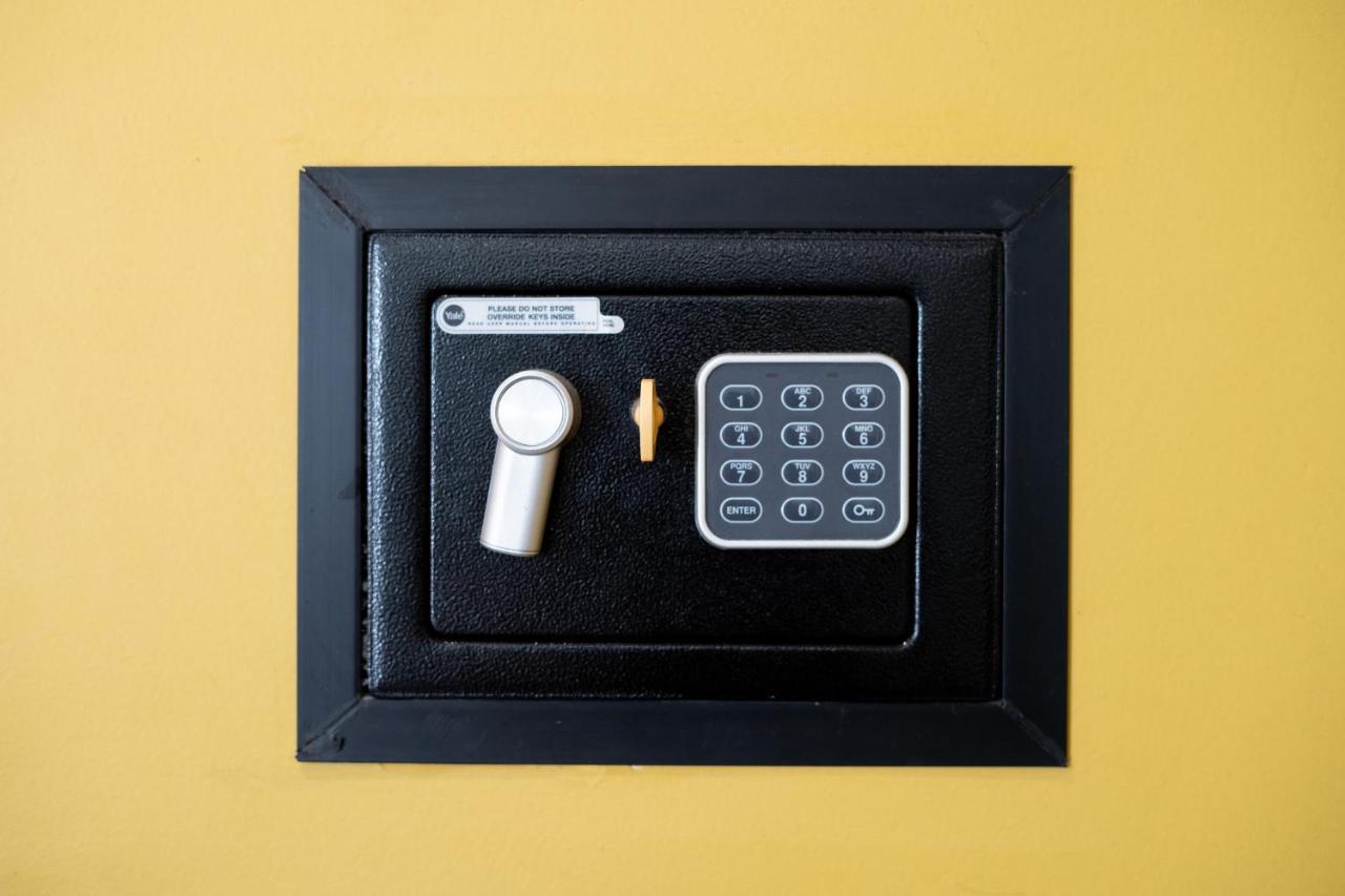 Capsule Premium Balneo & Home Cinema วาลองเซียนส์ ภายนอก รูปภาพ